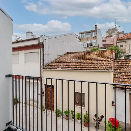 Modern Duplex With Balcony By Hostwise * Πόρτο