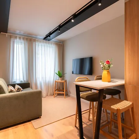 Modern Duplex With Balcony By Hostwise * Porto