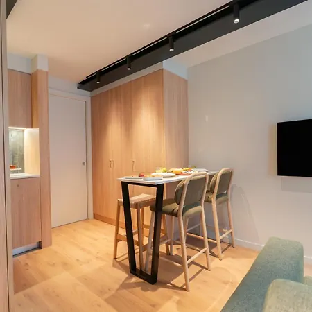 Σπίτι διακοπών Modern Duplex With Balcony By Hostwise Πόρτο