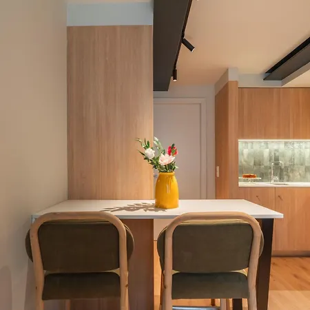 Modern Duplex With Balcony By Hostwise Casa de Férias Porto