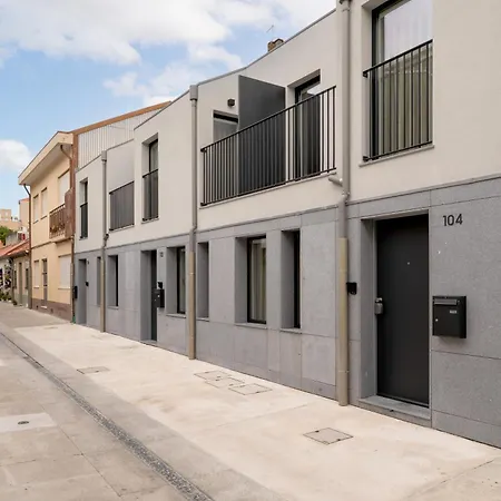Modern Duplex With Balcony By Hostwise