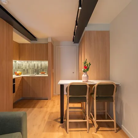 Modern Duplex With Balcony By Hostwise Hébergement de vacances Oporto