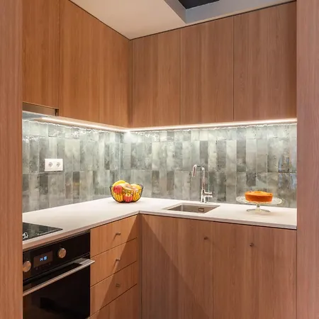 Modern Duplex With Balcony By Hostwise Vakantiehuis