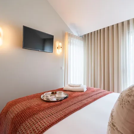 Vakantiehuis Modern Duplex With Balcony By Hostwise