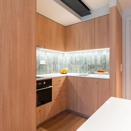 Modern Duplex With Balcony By Hostwise * Porto