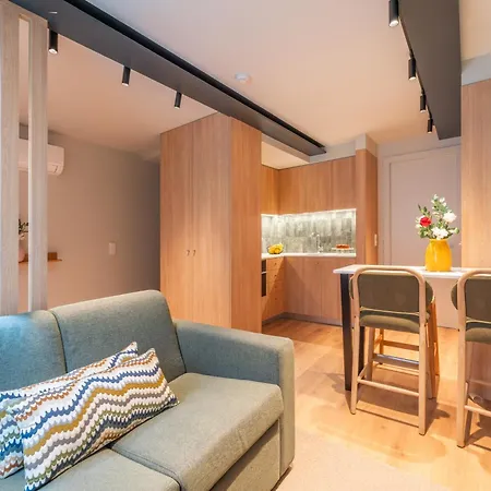 Modern Duplex With Balcony By Hostwise Vakantiehuis