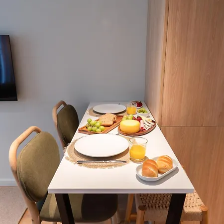 Modern Duplex With Balcony By Hostwise Hébergement de vacances *