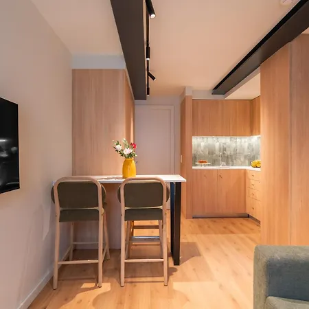 Modern Duplex With Balcony By Hostwise Hébergement de vacances *
